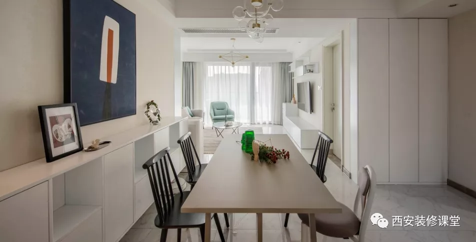 定制餐边柜，不做满墙，留白高级