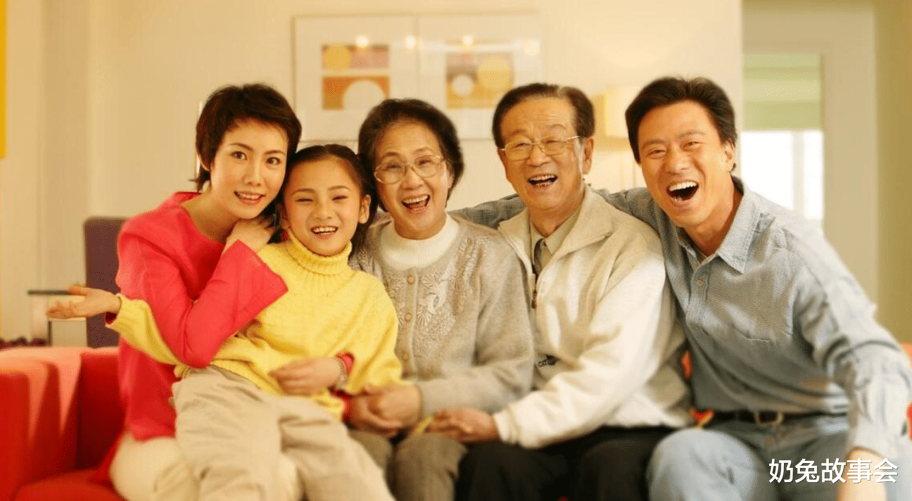 奶兔故事会|岳父岳母是外人，不要上桌吃饭了，女婿说完，岳父：真是识人不清