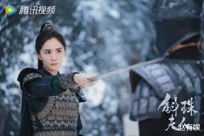 陈钰琪|热搜一个接一个,这部新剧的繁荣热度之下,杨幂的窘境显露无疑