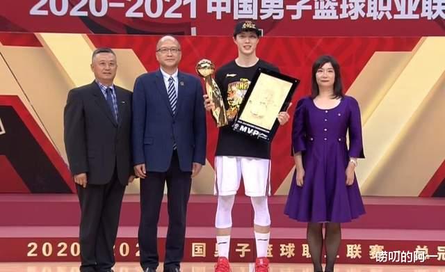 胡明轩|当年被新疆队拒绝之后，胡明轩是如何进入广东队并成为FMVP的？