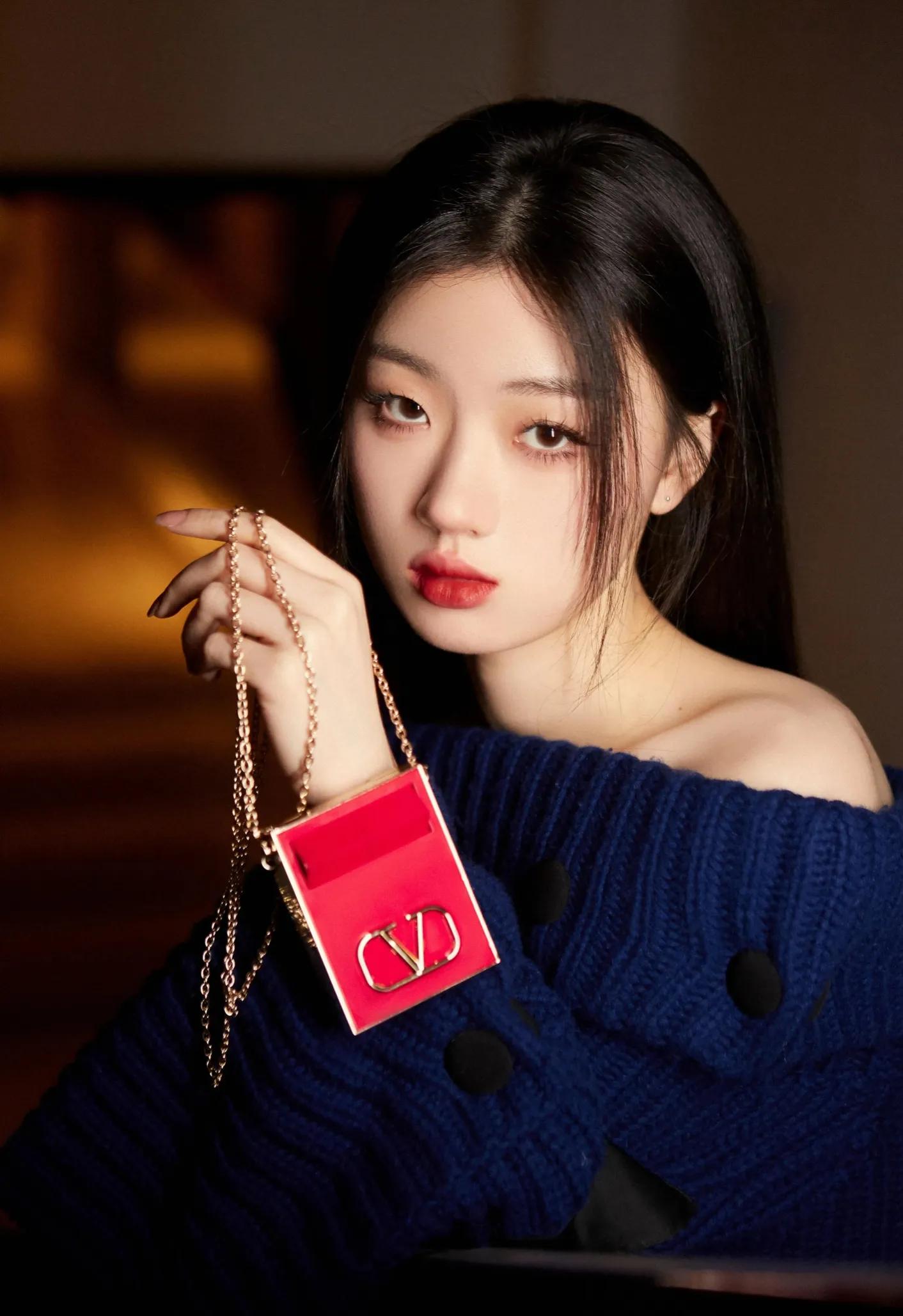 单依纯|歌坛女神单依纯，清风徐来你自盛开，愿你拥有永不失联的爱