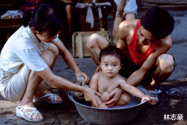 老照片|炎热老照片，30年前的夏天中国人是这样度过的，有你的记忆吗？