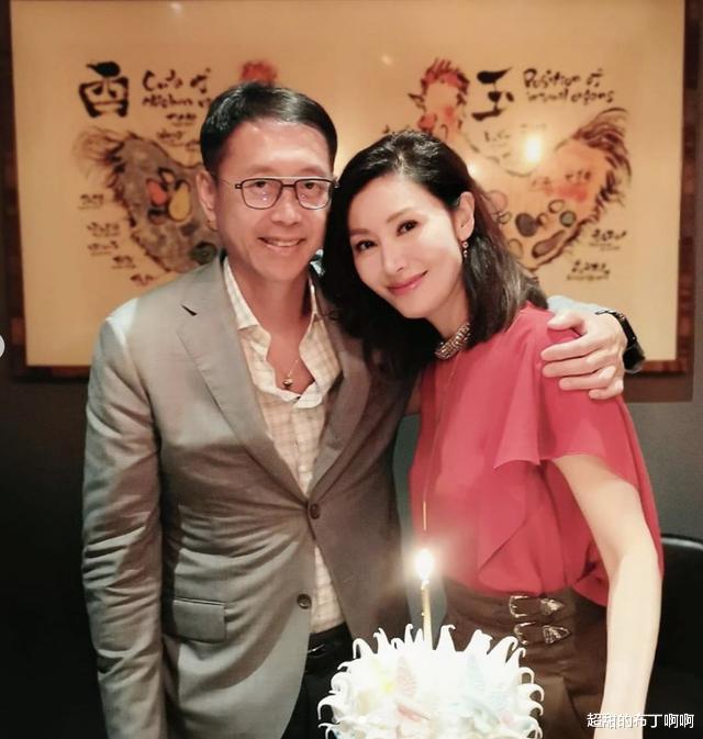 李嘉欣|最强小三李嘉欣：十年玩转八个富豪，权贵都拜倒在她的裙下