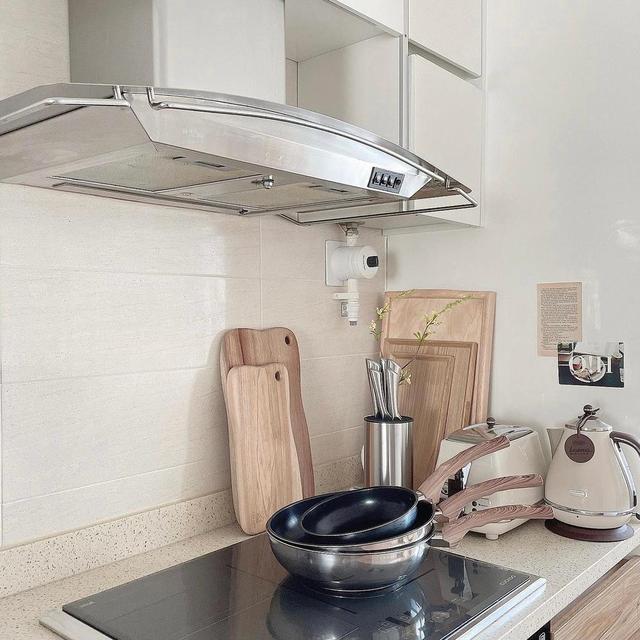 |韩主妇135㎡新家走红，全屋干净治愈，在家随便取个景都是艺术照