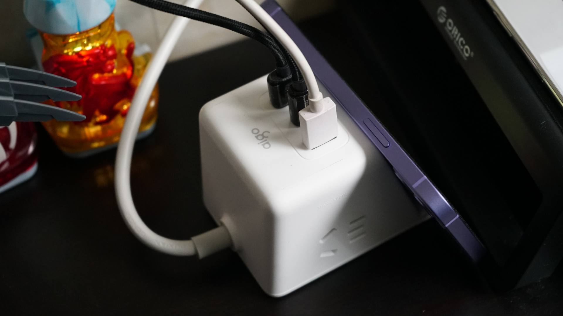 aigo|解放桌面雜亂充電，aigo小魔方 20W PD快充插座實現自由快充