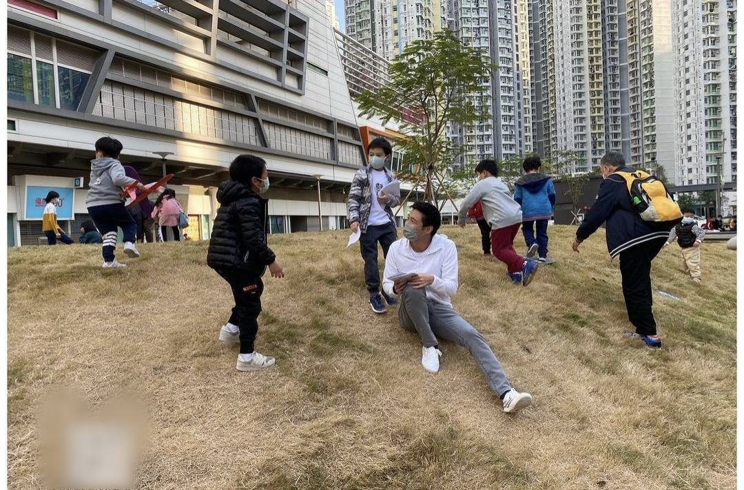 霍启刚|霍启刚带郭晶晶和儿子街头拉选票，亲弟弟一同现身帮宣传尽心尽力