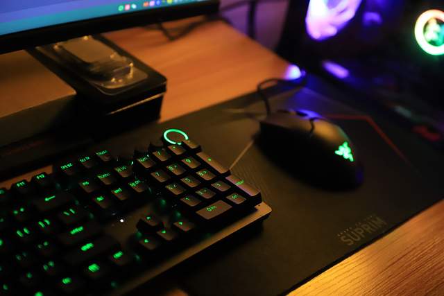 芒果TV|打游戏更爽了，RAZER猎魂光蛛V2