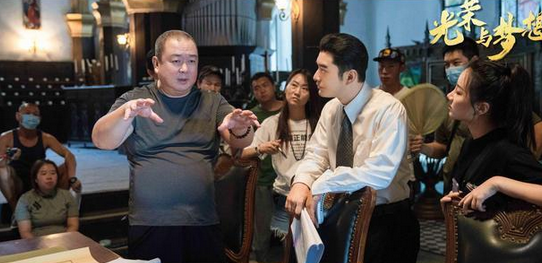 臧天朔|周总理的扮演者后继有人，朱一龙靳东等青年演员已经可以接班了