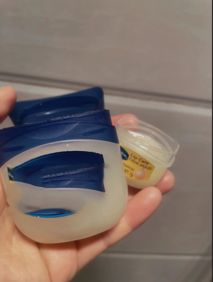 唇膏 6款爆款孕妇唇膏红黑榜：凡士林唇炎制造者，小众的它沙漠唇救星