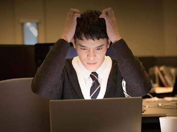 睡眠|男性睡觉时有4种“异常”，肺或已“烂如蜂窝”，若你没有，肺还算轻松