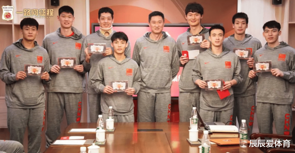 杜锋|央视直播：男篮首发阵容露出水面，赵睿回归首秀，杜锋冲击2连胜