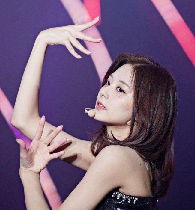 演唱会|TWICE子瑜6年招牌长发减了！狂晒自拍照曝真实心境，网疯：被电晕