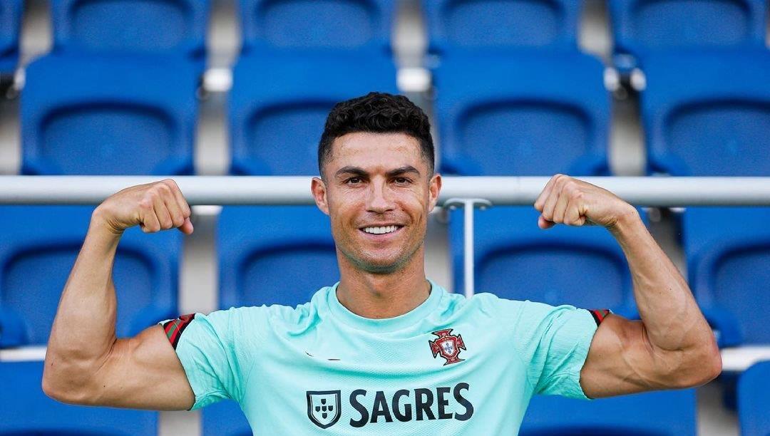 凤翘松谈情感|C罗创纪录!史上第3人+17座金靴奖,比肩2大巨星,61年神迹诞生