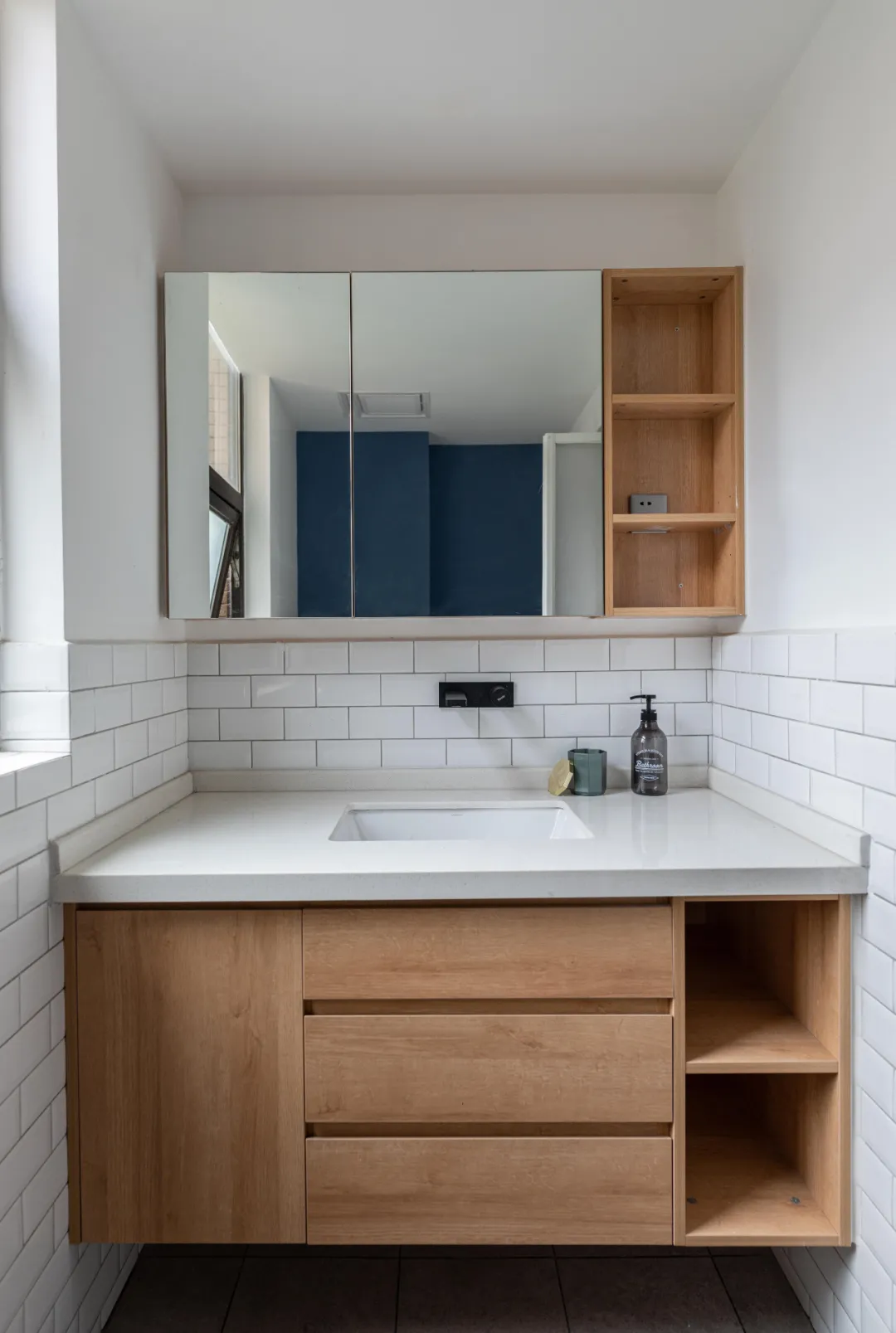 147㎡现代简约风，整体选用黑白色调，简约又不失精致！