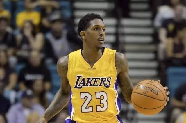 湖人队|签约!路威欲加盟湖人!哈雷尔迎回老搭档?硬刚勇士二人组或重聚