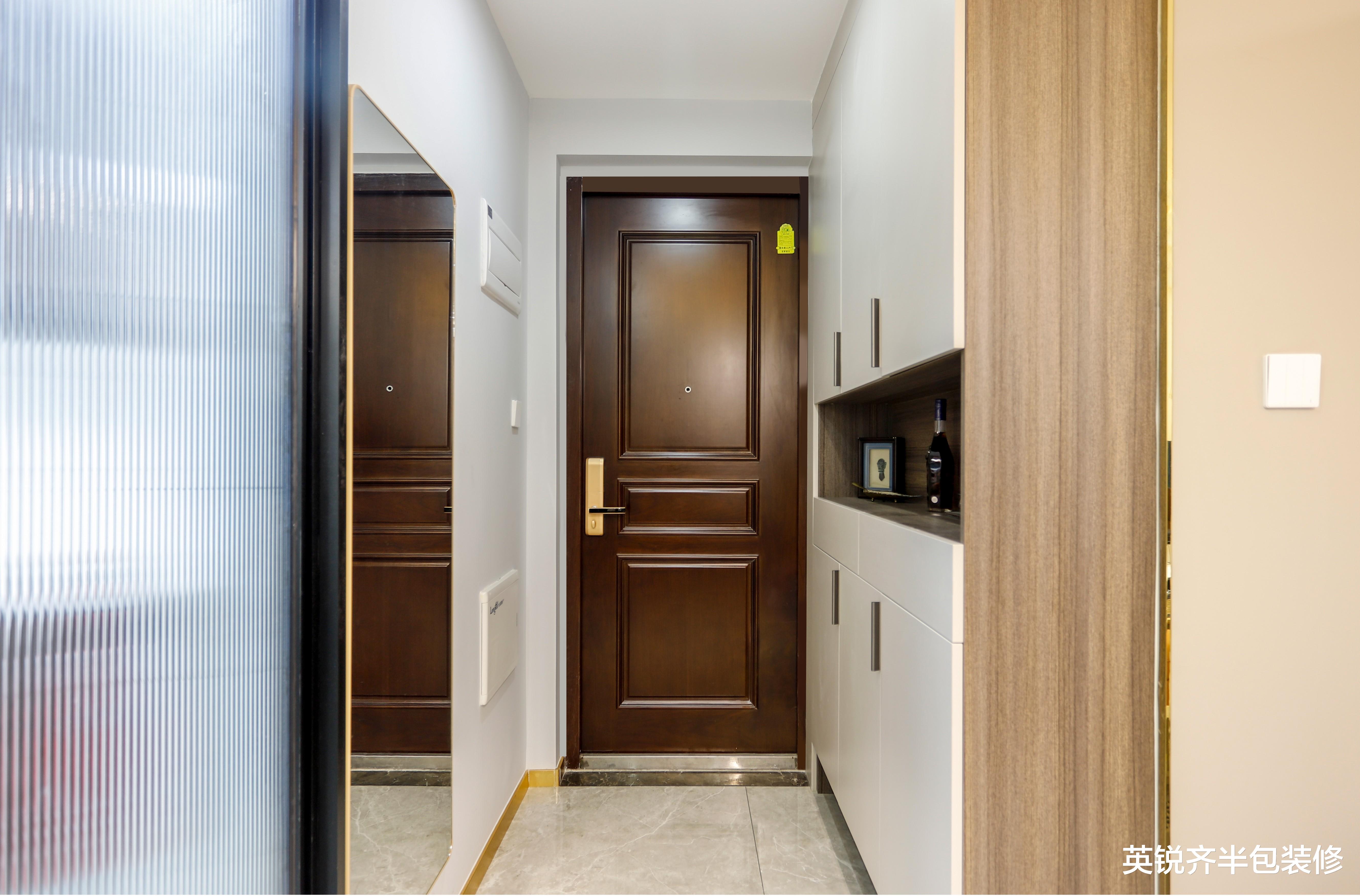 83平现代简约高级质感三室