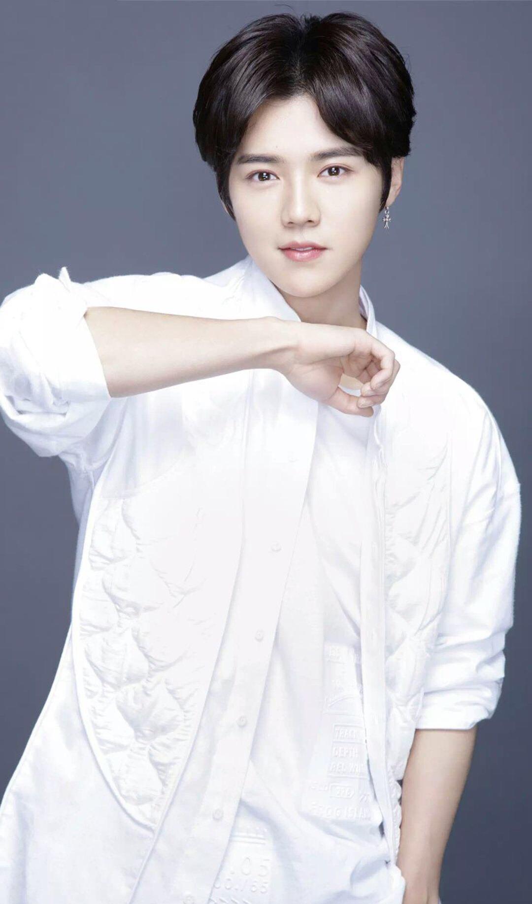 黄景瑜|娱乐圈爆料：多位女演员巴结黄景瑜，鹿晗觉得自己演技很好