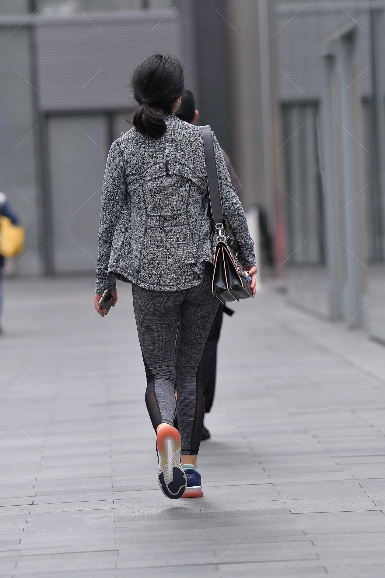 穿衣搭配|动感套装穿搭示范，这样的风格，你爱了吗？