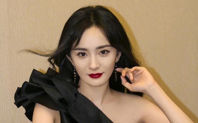 铠甲护士|女性过了45岁，若雌激素旺盛，一般有5个特点，看看你占了几个？