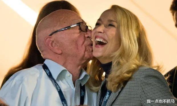 流量小生|60岁二婚嫁默多克，40岁带4娃离婚，她的人生太彪悍了！