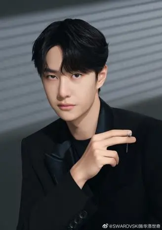 达人秀一秀 让人最想牵的男友手！盘点「手超好看男明星」