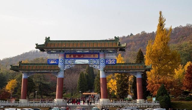 教教你家娃|丹东这个公园竟然是“日本神社”改造而来，鸟居变大门，真有创意