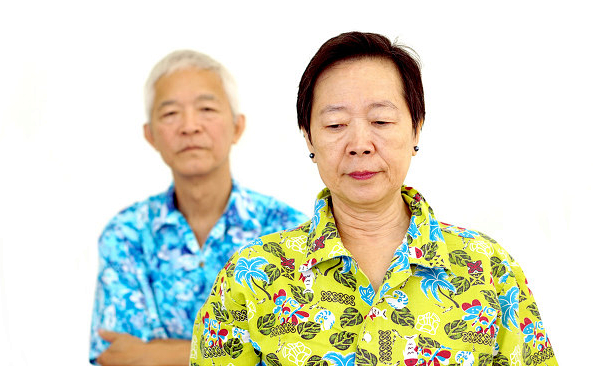 筱筱漫谈情感|二婚老伴同居半个月就分手，老太哭诉：太折腾，老头自辩：才五次