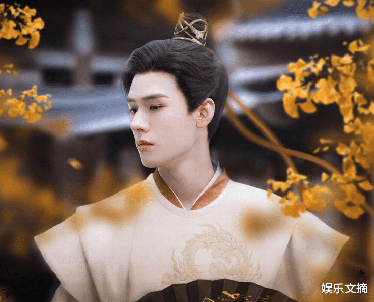 迪丽热巴|《安乐传》路透，龚俊古装造型好贵气，热巴穿红衣媲美“李长歌”