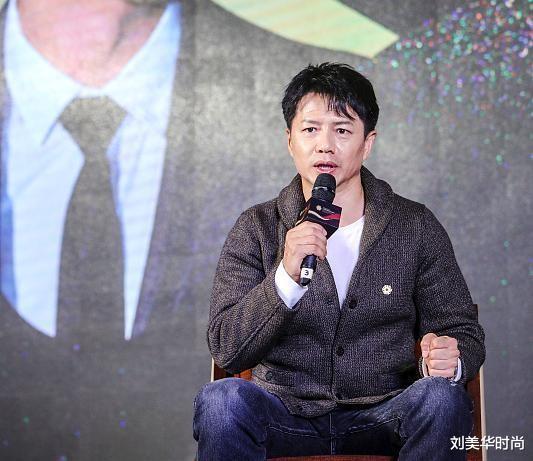 刘美华时尚|帅气的男人老了也好看，段奕宏穿的服装很简单，气场依旧很帅气