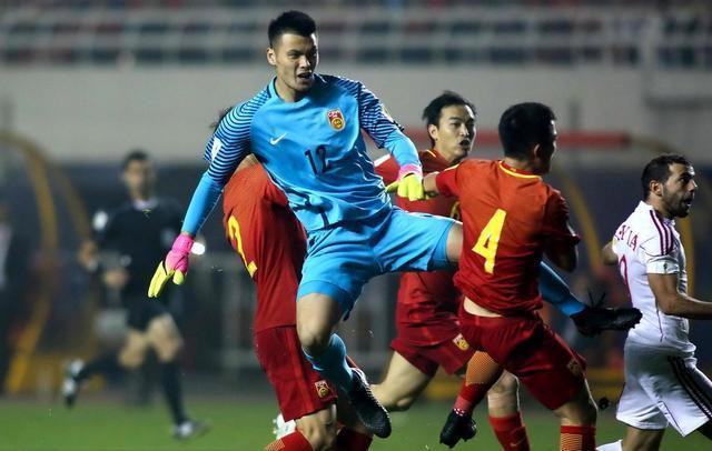 国际米兰|2-1，中卫两翼起飞！开倒车意甲霸主8连胜，豪华三中卫冠绝欧洲