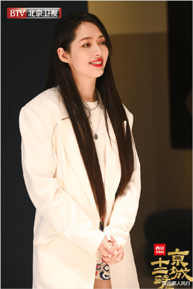 时尚丽人风行|郭碧婷终于重回颜值巅峰！产后综艺首秀开播，穿西装涂红唇太惊艳