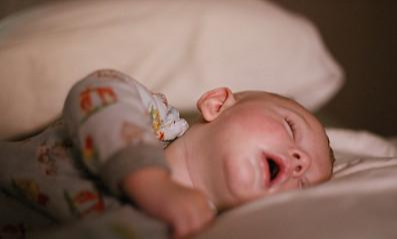同一类去匹配|宝宝，特别是婴幼儿有哪些错误的睡姿？