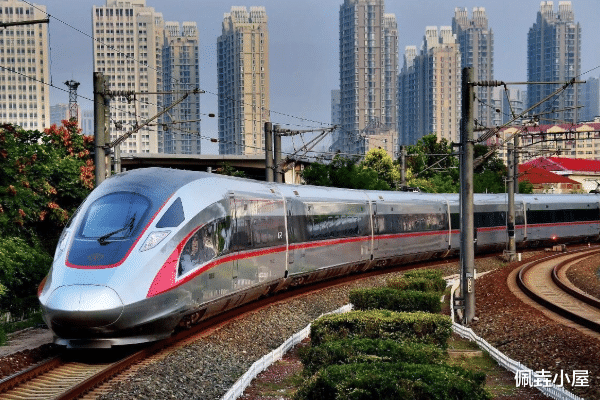 佩垚小屋 江西一市迎来632.96亿打造的新高铁，最大时速350千米，沿线设站12座