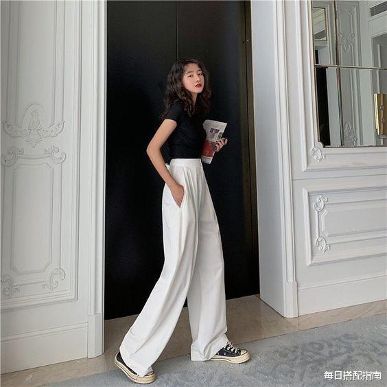 每日搭配指南|夏天显白色系来啦！选择这些颜色的上衣，肤色至少增亮好几度