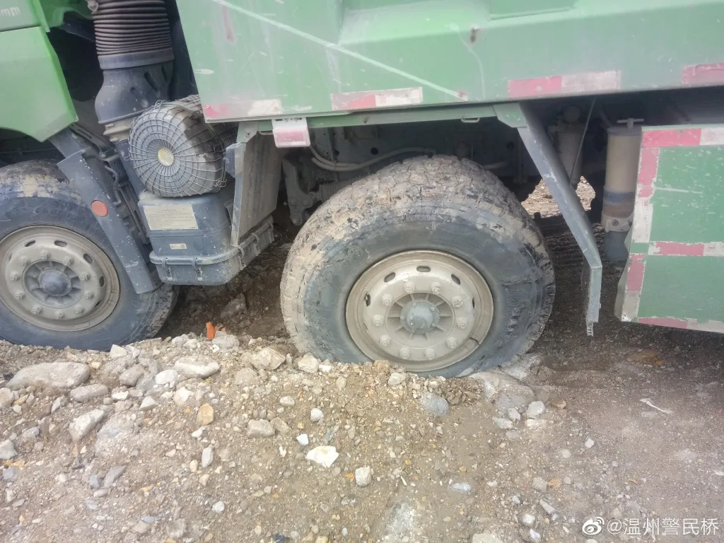 温州身边事 渣土车勾断高压线，温州驾驶员死里逃生