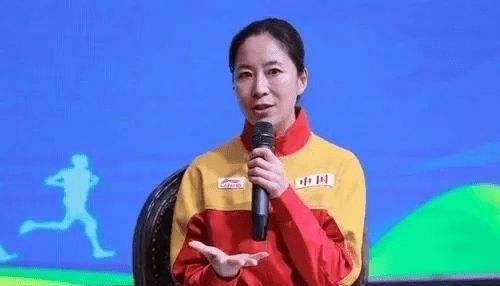 王丽萍|令人心疼的冠军：夺冠后教练组已离开，独剩她默默流泪绕场一周