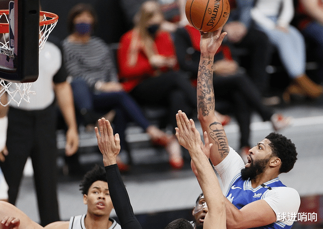 湖人队|浓眉空砍36+12+5！湖人掉至第七，三大短板暴露，也迎两项利好