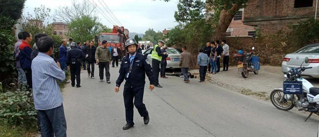 温州 事发赣县：小车与货车相撞，一人当场死亡！