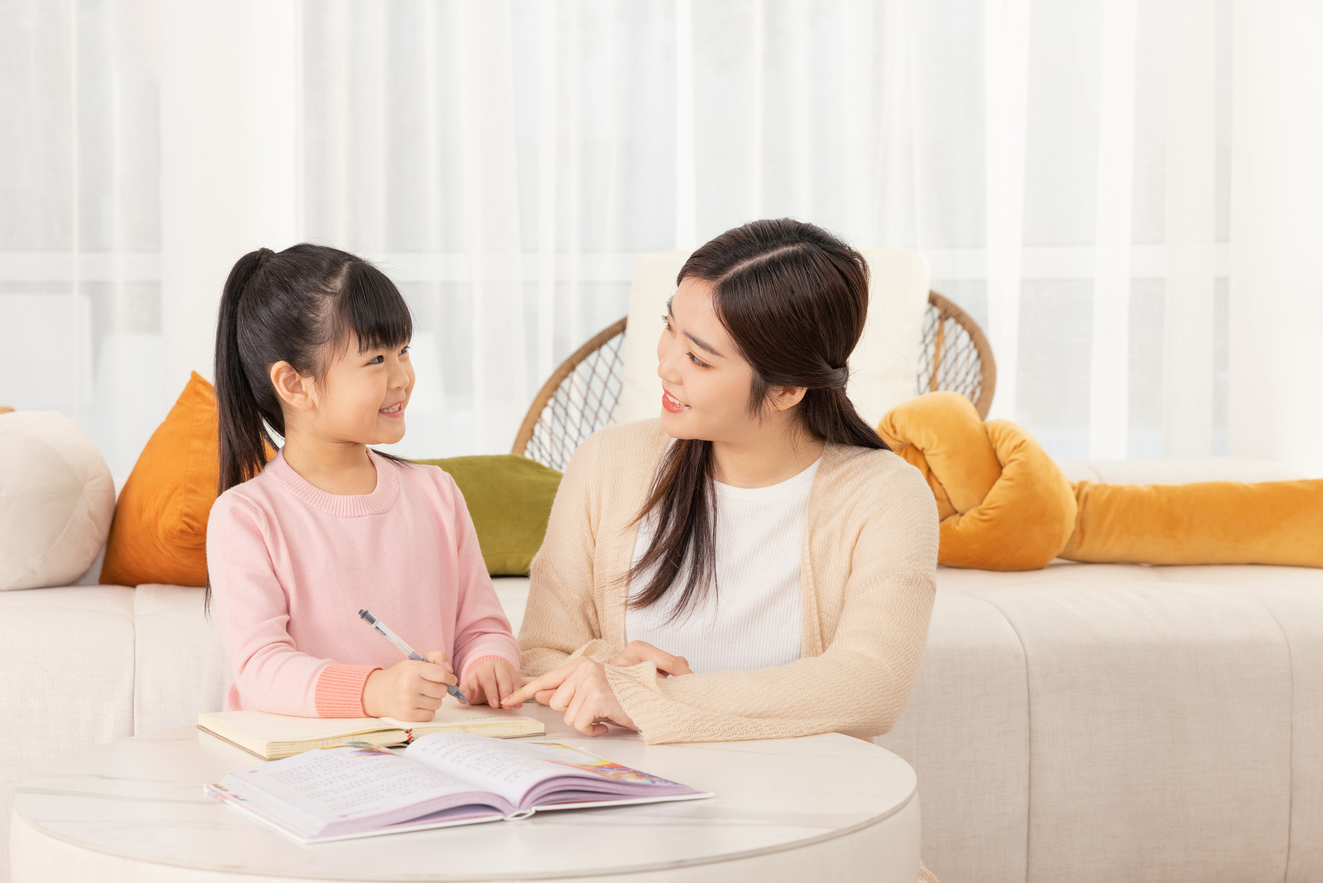 胡萝卜妈妈育儿说|没能力的妈妈,大都喜欢在这4件事上斤斤计较,费力不讨好