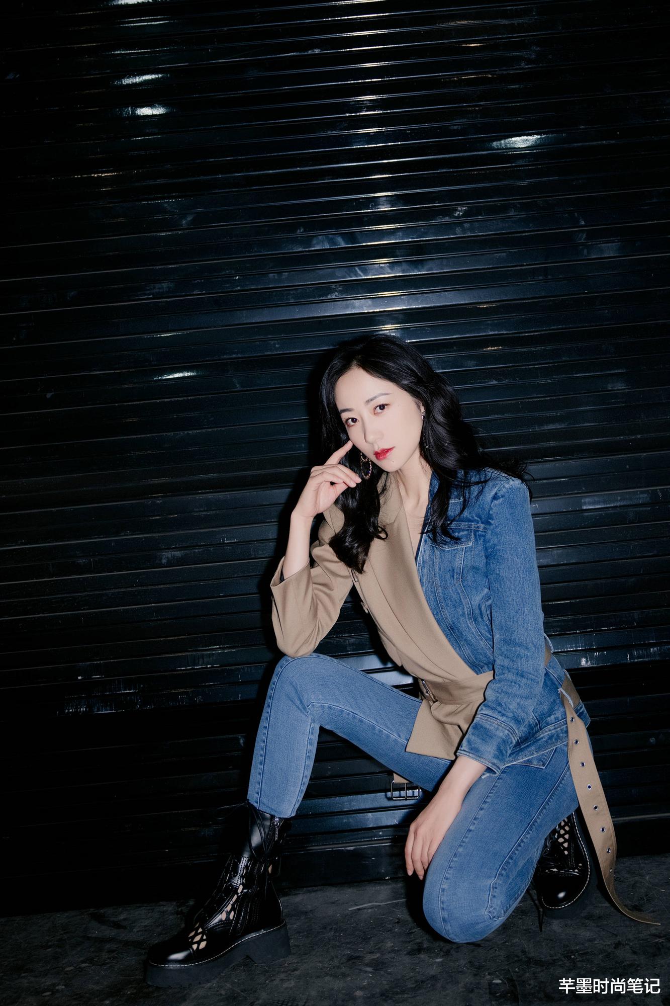 穿衣搭配|韩雪扎儿童马尾太“装嫩”了吧,牛仔外套搭配开叉裙,青春又俏皮