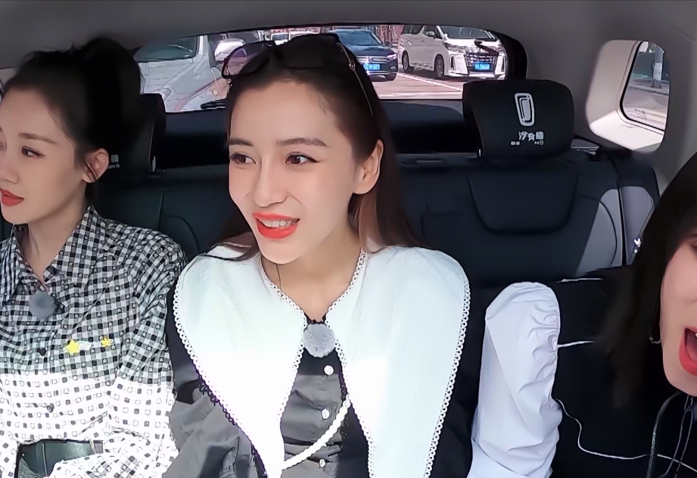 吴京|奔跑吧9：难怪都说整过容别遇强光，看见蔡徐坤的鼻梁后才明白