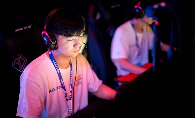 pcl|五支PCL队伍会师周中赛首日，小北加持生日BUFF，MCG或将一局下班