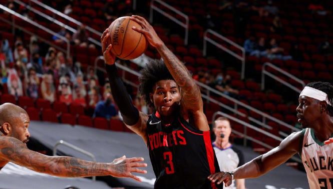 小智时尚 有点迷茫！火箭步湖人沃顿时期老路？战绩不行新人培养也不行