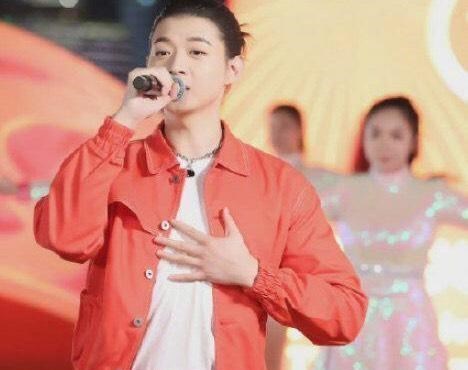 情感维护|霍尊手写回应尽显真诚，仍被网友恶意解读，说到底还是钱看得太重