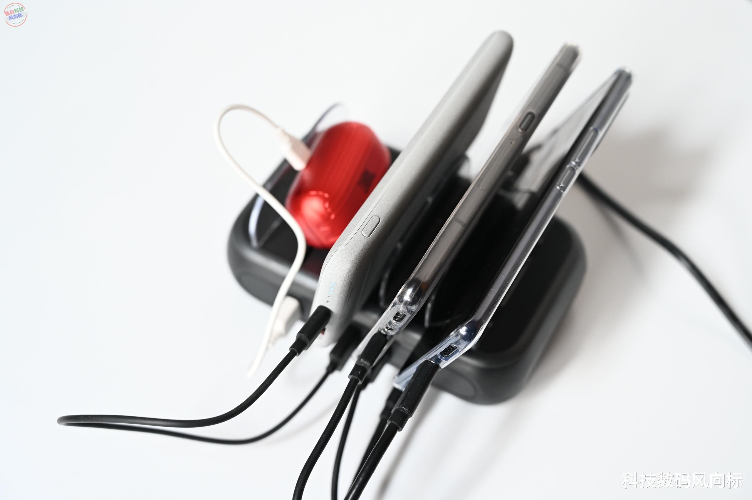 USB|一根电源线就能同时给多达5 ?部电器充电，节省了桌面空间