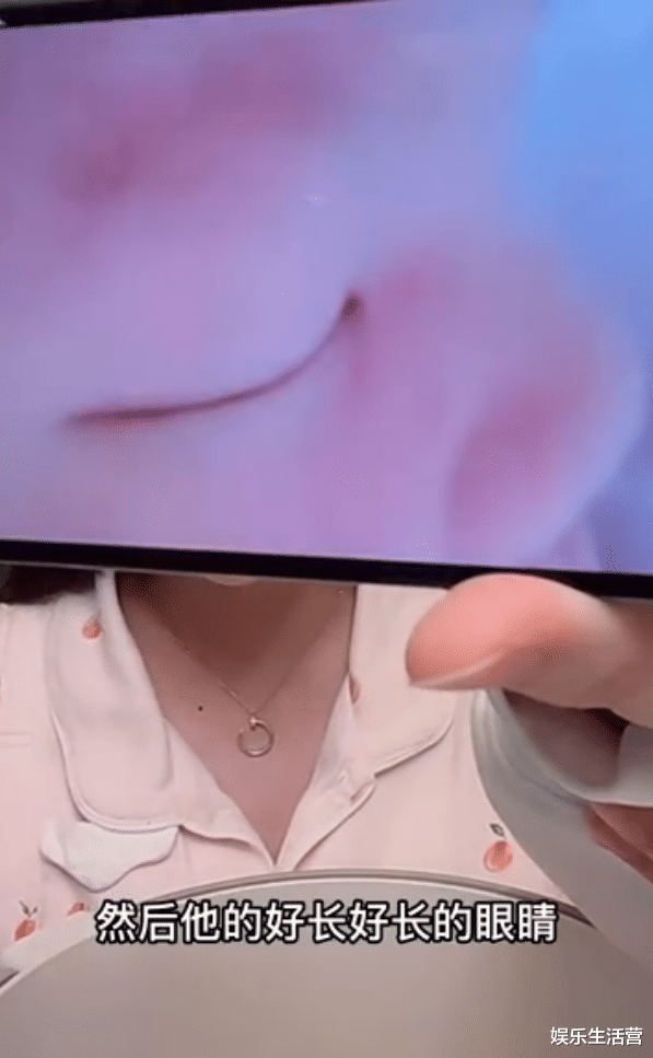 |兜儿晒女儿照片，夸女儿眼睛鼻子嘴巴好看，网友：分明像小猪妹