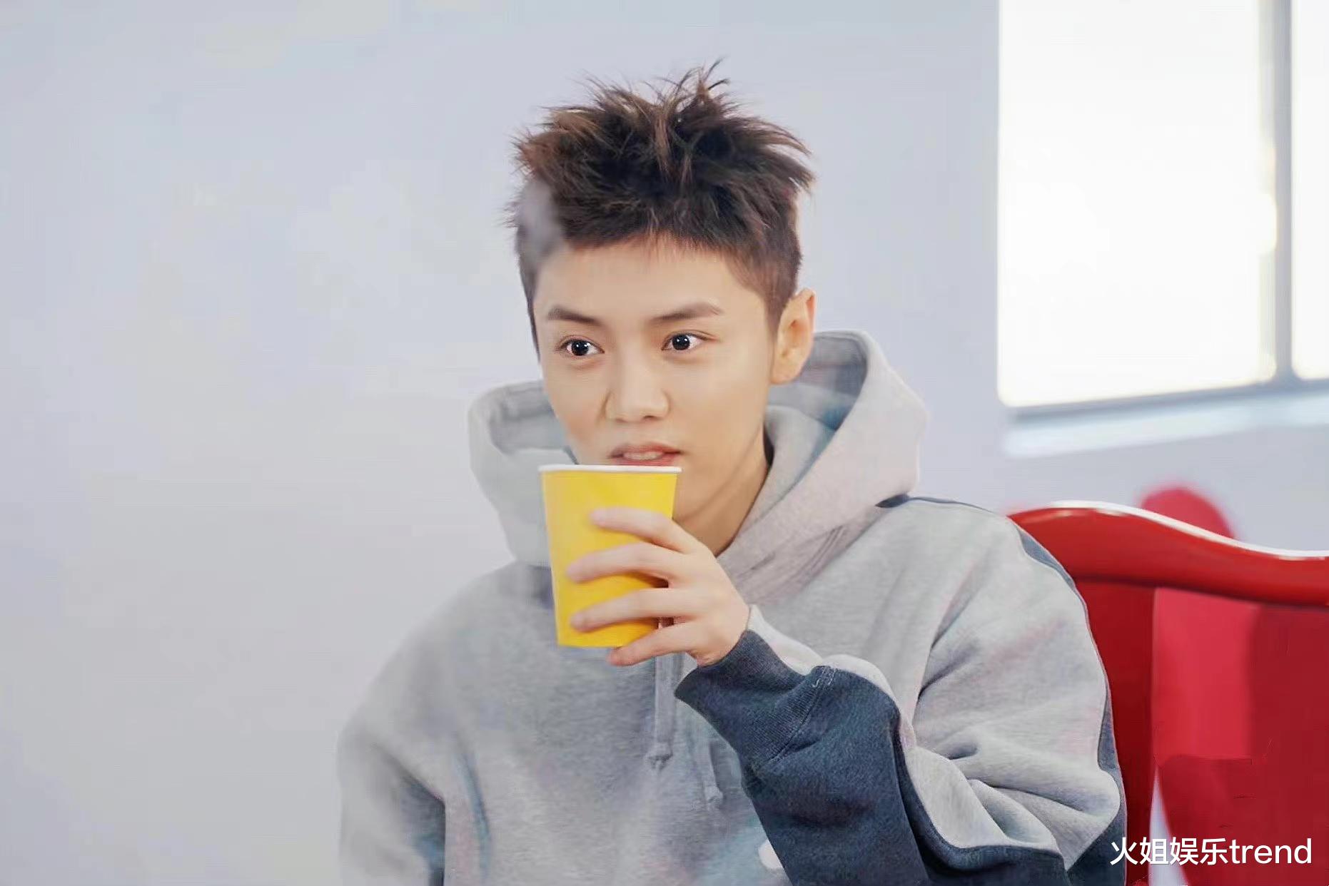 鹿晗|鹿晗被质疑买热搜，大可不必