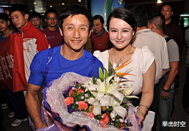 冉莹颖|冉莹颖与好友合影流出诡异表情！网友：妖怪，我都不认识她了