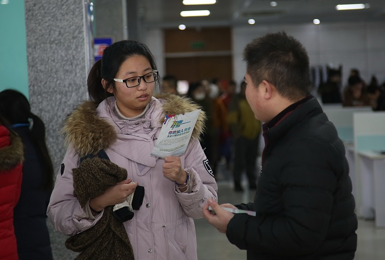 中国邮政|又一“铁饭碗”公开招聘，岗位空缺3000余人，综合月薪可达8000元