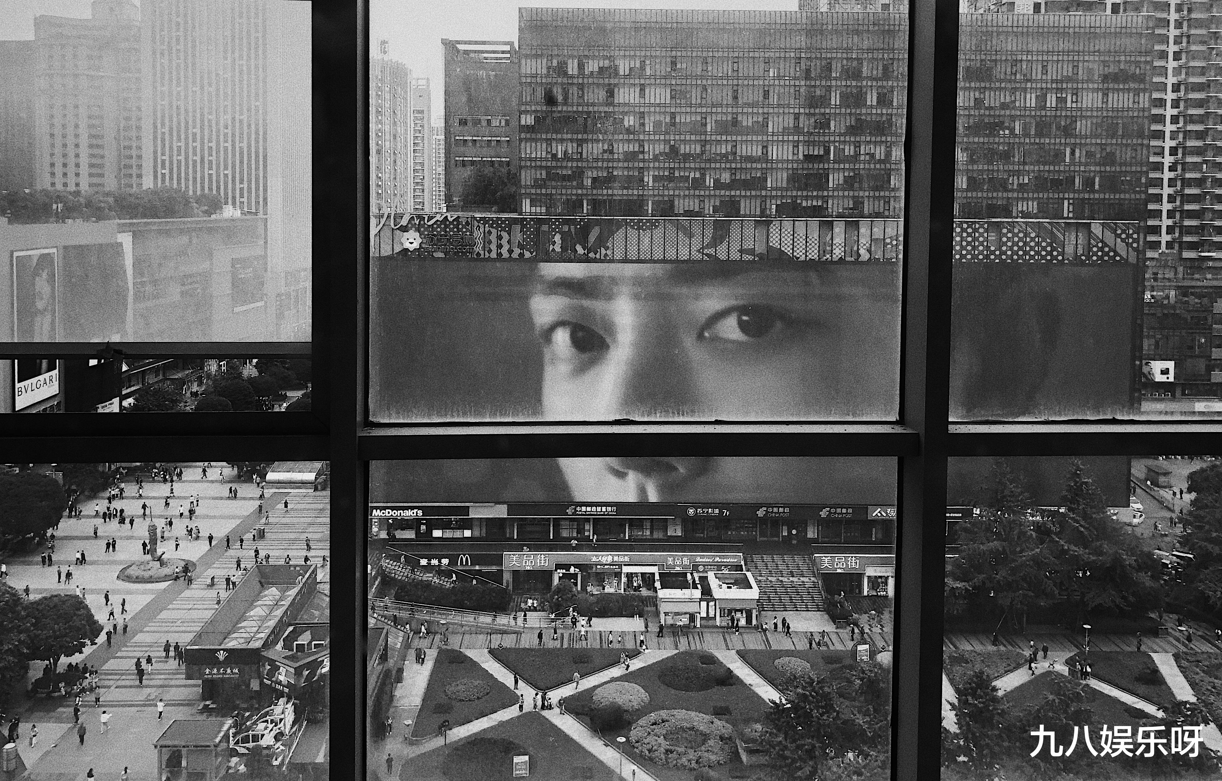 肖战 工作室更新：日常又见肖战！“小飞侠”拍出氛围感“神图”